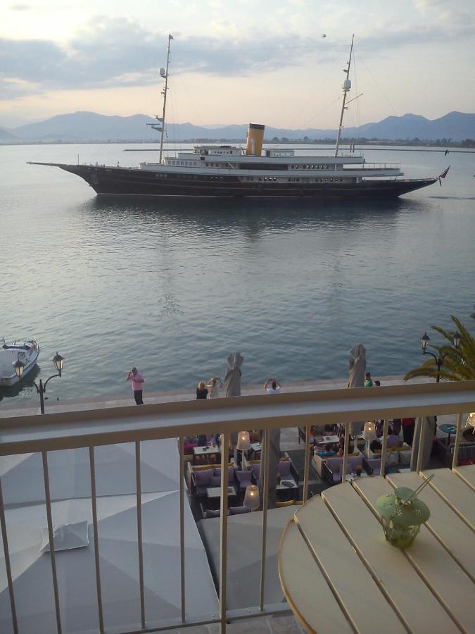 Di Fronte Alla Fortezza Nafplio Ngoại thất bức ảnh